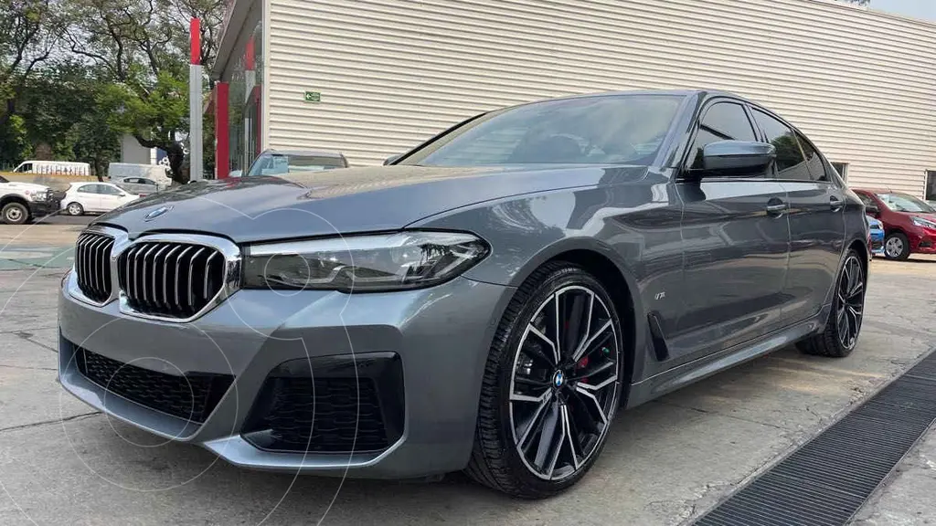 foto BMW Serie 5 530iA M Sport usado (2022) color Gris precio $800,000