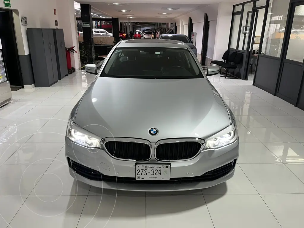foto BMW Serie 5 530e Sport Line (Híbrido Conectable) usado (2020) color Gris precio $475,000