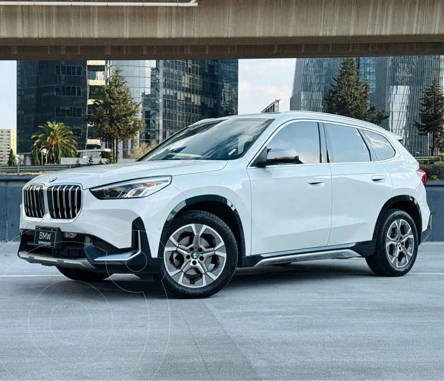 foto BMW X1 sDrive18i financiado en mensualidades enganche $180,180 mensualidades desde $17,775