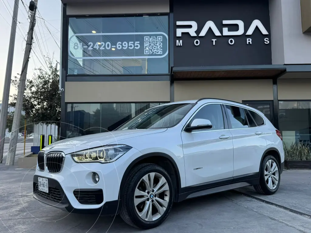 foto BMW X1 sDrive 18iA usado (2018) color Blanco precio $269,800