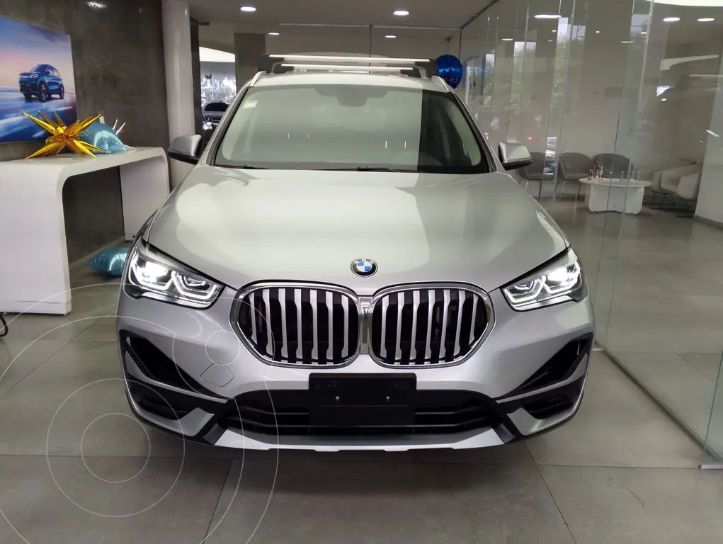 foto BMW X1 sDrive20i Outdoor Edition usado (2022) color Plata Cristal precio $419,000