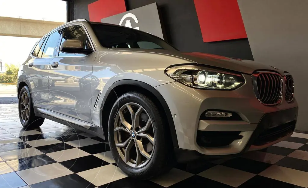 foto BMW X3 xDrive30i usado (2019) color Plata Titanium precio $489,000