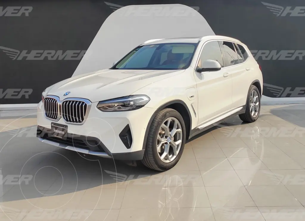 foto BMW X3 xDrive30e usado (2022) color Blanco precio $889,900