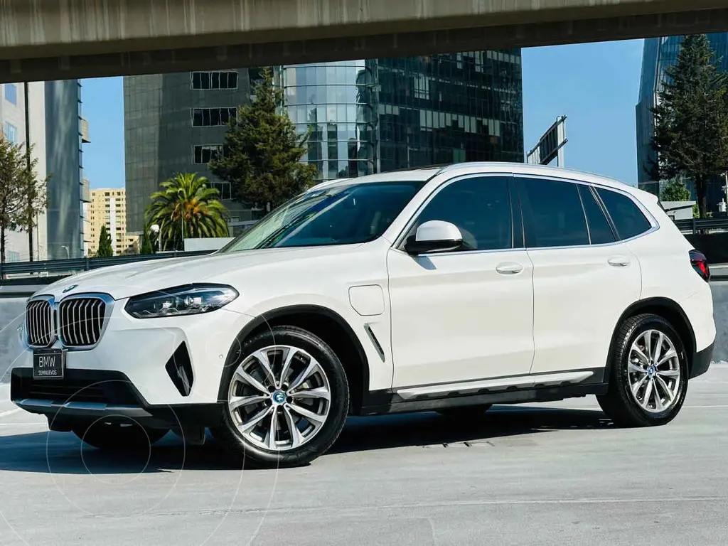 foto BMW X3 xDrive30e usado (2024) color Blanco precio $999,000