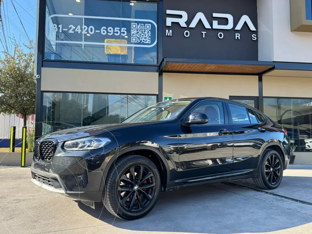 foto BMW X4 xDrive30i usado (2022) color Negro precio $799,999