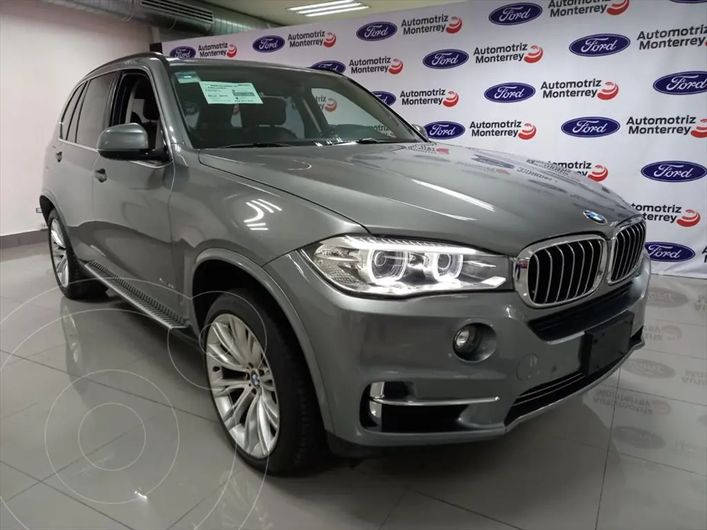 foto BMW X5 xDrive35iA Excellence usado (2015) color Gris precio $449,000