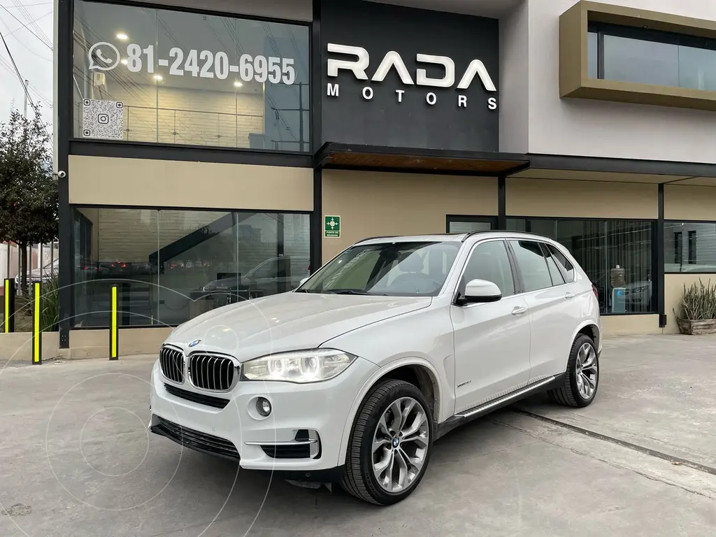 foto BMW X5 xDrive35iA Excellence usado (2016) color Blanco precio $298,000