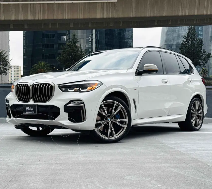 foto BMW X5 M50i usado (2022) color Blanco precio $1,249,000
