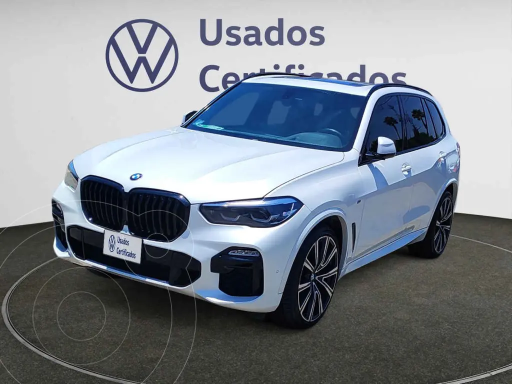 foto BMW X5 M50i usado (2021) color Blanco precio $1,295,000