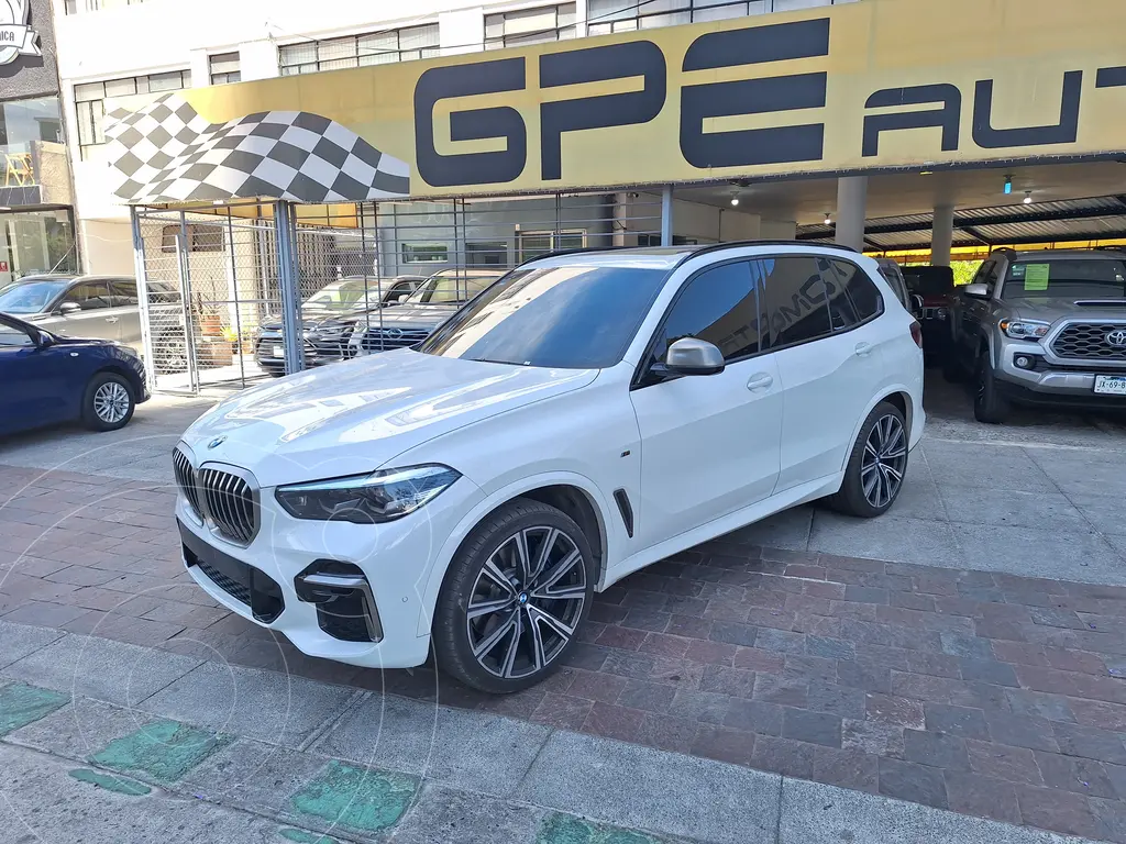 foto BMW X5 M50i usado (2023) color Blanco Mineral precio $1,580,000