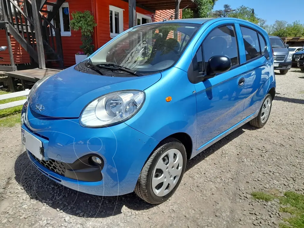 foto Chery QQ Confort Security usado (2018) color Azul Eléctrico precio $3.360.000