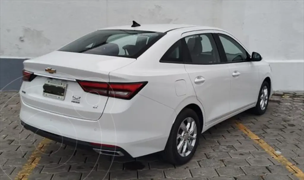 foto Chevrolet Aveo HB LT usado (2024) color Blanco precio $286,900