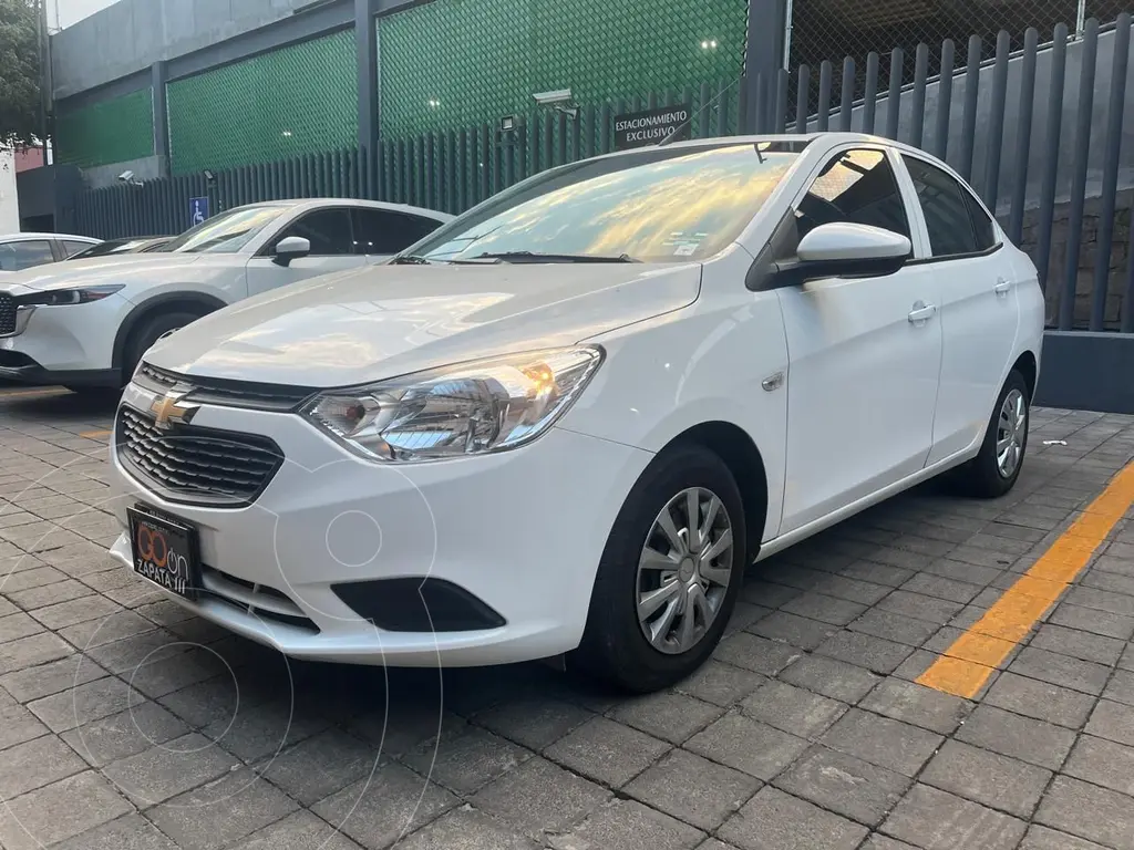 foto Chevrolet Aveo LS Aut usado (2023) color Blanco precio $235,000