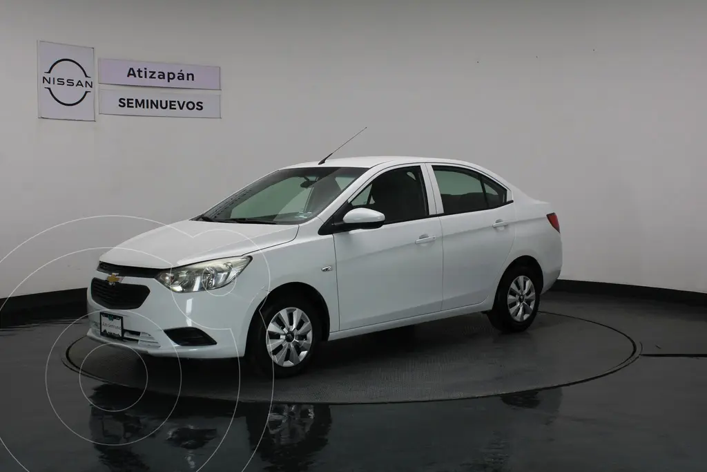 foto Chevrolet Aveo LS Aut usado (2021) color Blanco precio $185,000