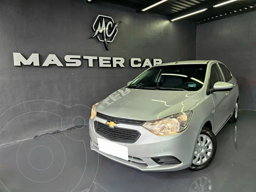 Chevrolet Aveo LS usado (2018) color plateado precio $160,000