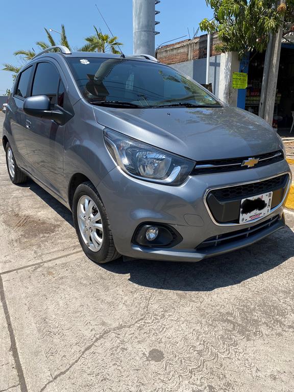 Chevrolet Beat Hatchback LTZ usado (2018) color Gris precio 132,000