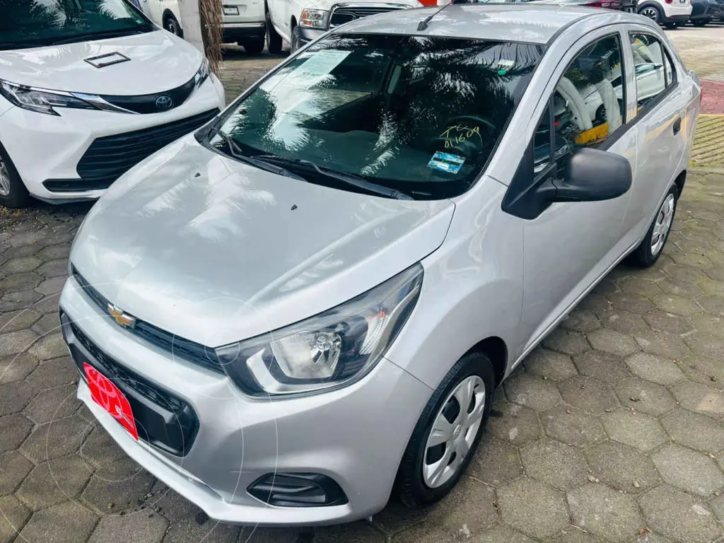 Chevrolet Beat Notchback LT usado (2021) color Plata precio $169,000