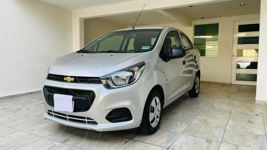 Chevrolet Beat Notchback LT usado (2021) color Plata precio $199,900
