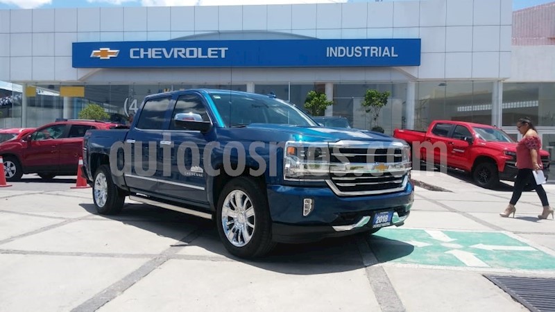 foto Chevrolet Cheyenne Cabina Doble High Country 4X4 usado