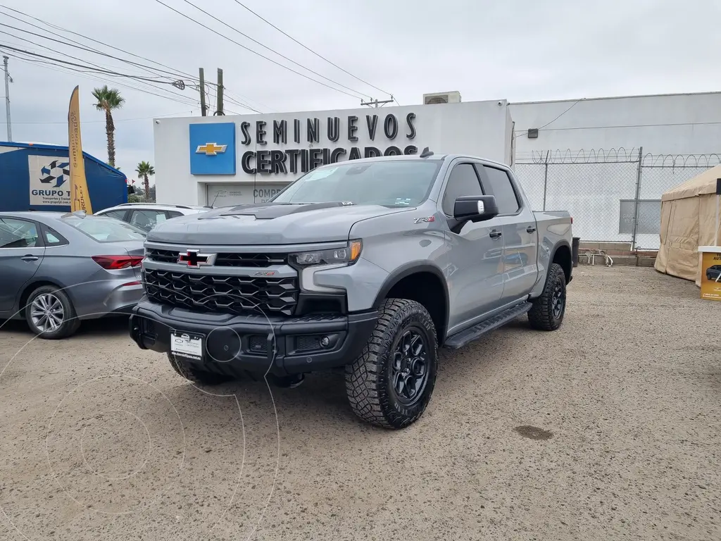 foto Chevrolet Cheyenne ZR2 usado (2024) color Gris precio $1,399,900