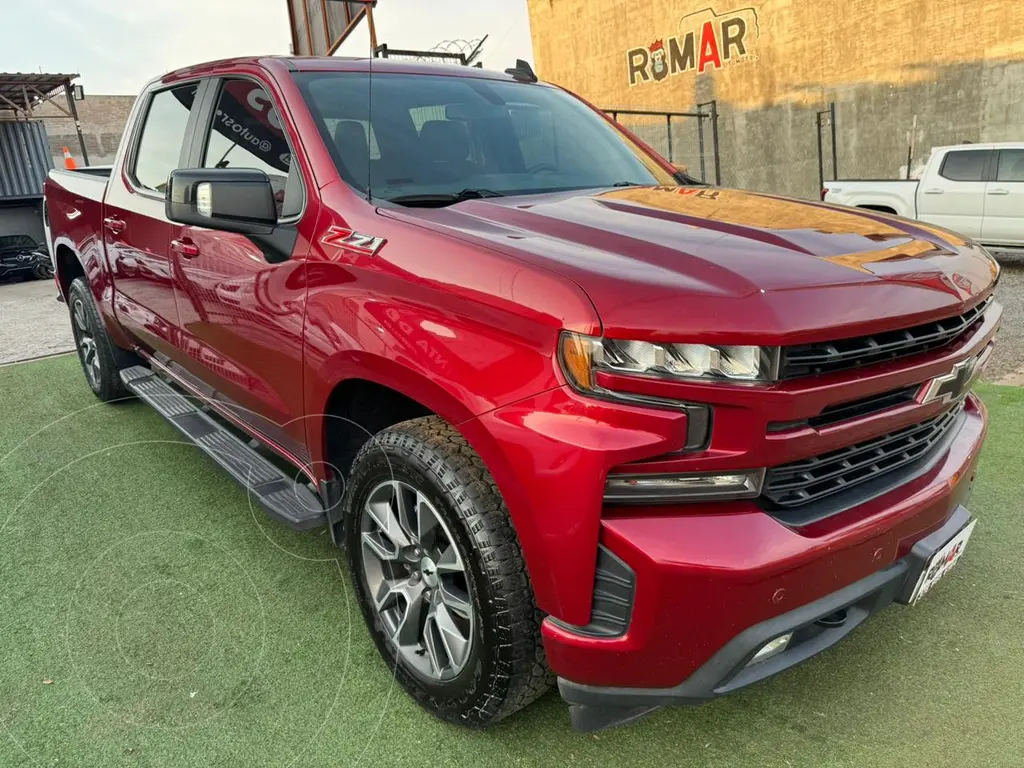 foto Chevrolet Cheyenne Cabina Doble RST 4X4 usado (2019) color Rojo precio $679,999