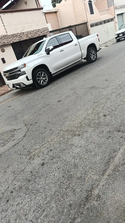Chevrolet Cheyenne Crew Cab 4X4 High Country 6.2L 2019