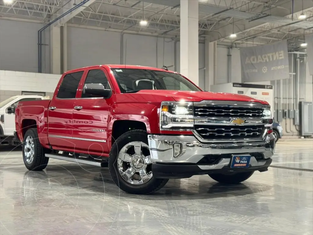 foto Chevrolet Cheyenne 2500 4x2 Cab Reg LT usado (2017) color Rojo precio $502,000