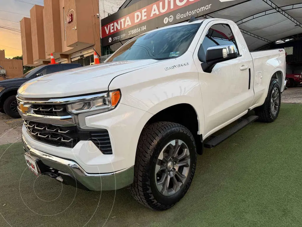 foto Chevrolet Cheyenne LT 4X2 usado (2023) color Blanco precio $839,999