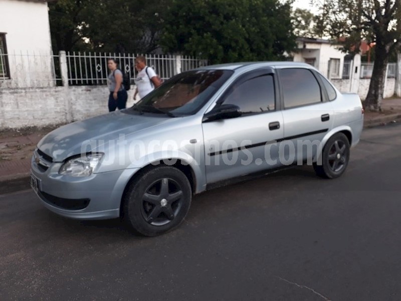 foto Chevrolet Classic 4P LT usado