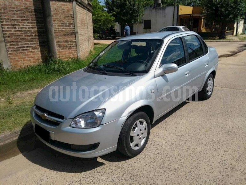foto Chevrolet Classic 4P LT usado