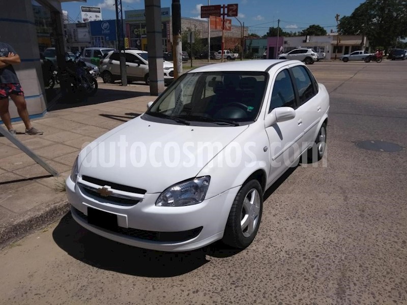 foto Chevrolet Classic 4P LT usado