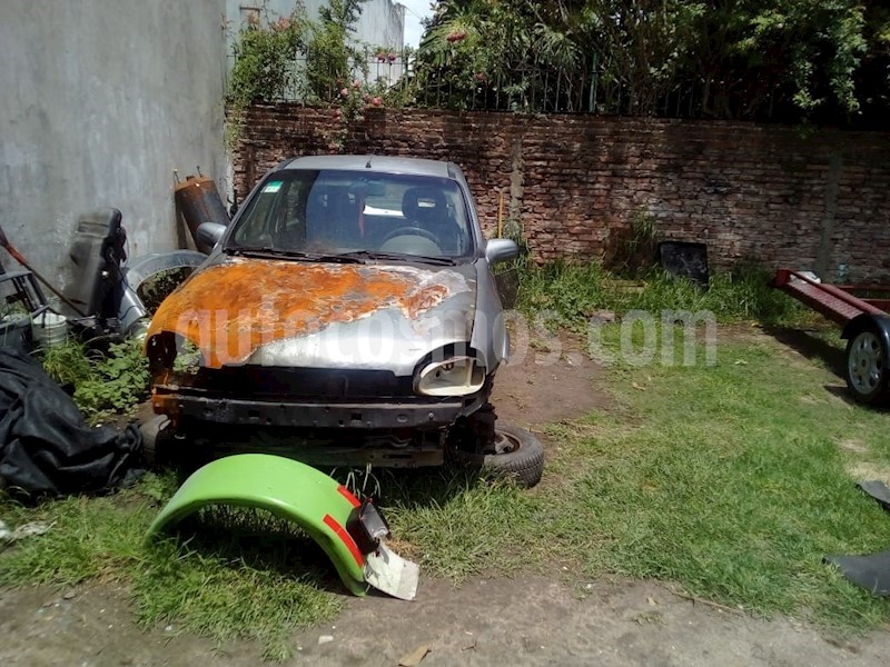 foto Chevrolet Corsa Classic 4P 1.6 usado