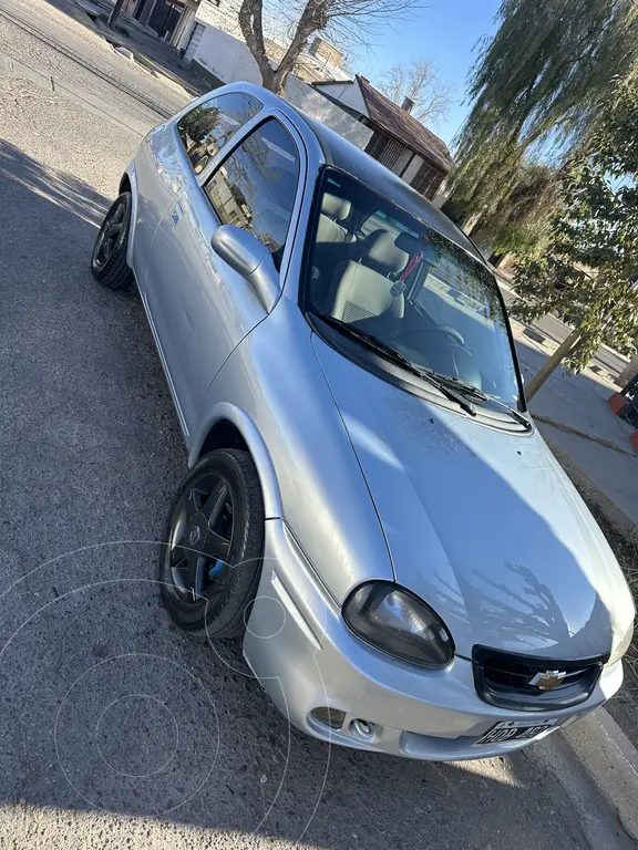 Chevrolet Corsa Classic 3P 1.6 Gls (1598 Cc) 2008 - foto 2