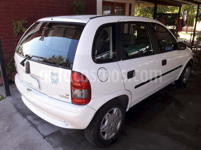 foto Chevrolet Corsa Hatchback 1.6 usado