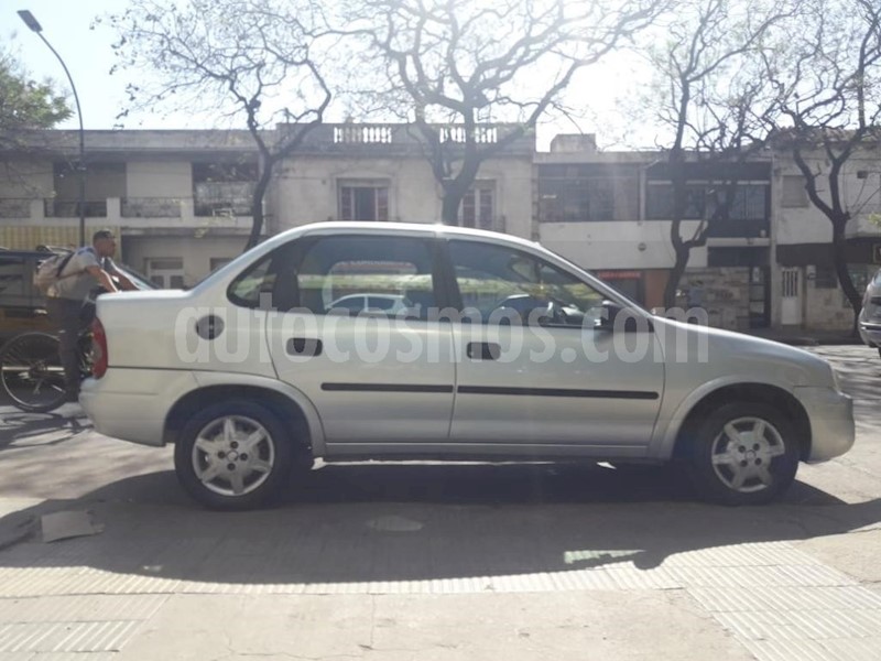 foto Chevrolet Corsa 4P GL usado