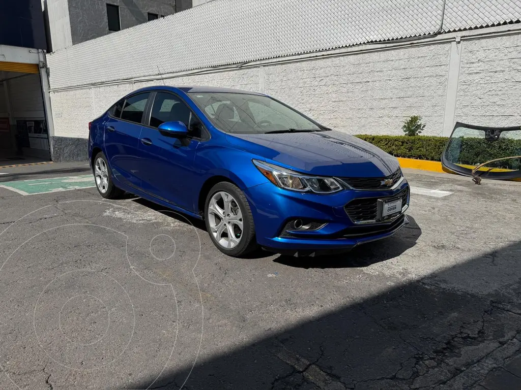 foto Chevrolet Cruze LT Aut usado (2017) color Azul Zafiro precio $197,500