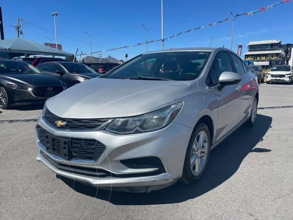 foto Chevrolet Cruze LS usado (2017) color Plata precio $188,000