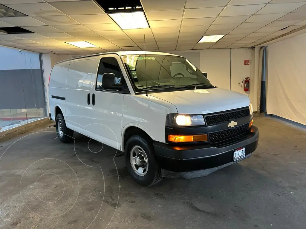 foto Chevrolet Express MAX Cargo van usado (2018) color Blanco precio $379,800