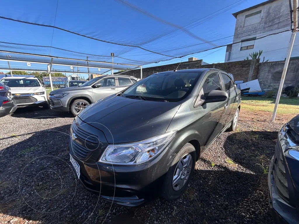 foto Chevrolet Onix Joy LS usado (2018) color Gris Oscuro precio $15.900.000