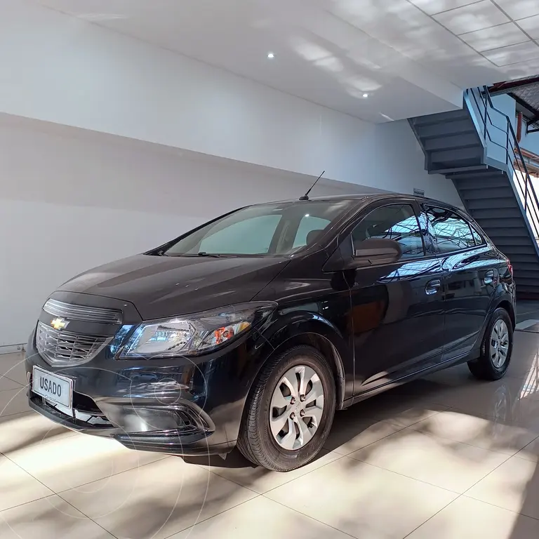 foto Chevrolet Onix Joy LS usado (2019) color Negro precio $16.900.000