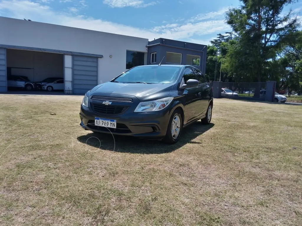 foto Chevrolet Onix Joy LS usado (2017) color Gris precio $14.500.000