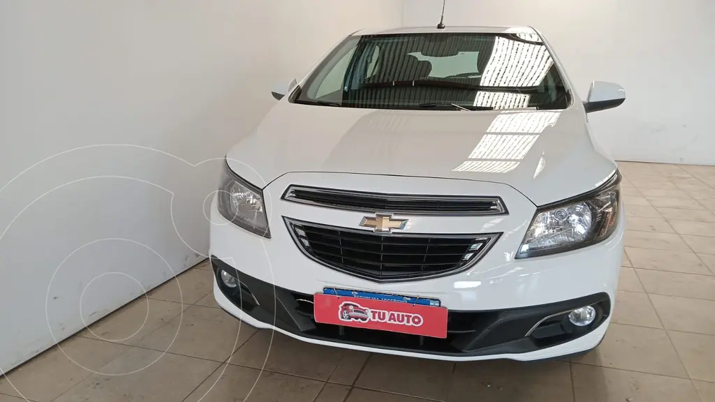 foto Chevrolet Onix LTZ Aut usado (2016) color Blanco Summit precio $11.950.000