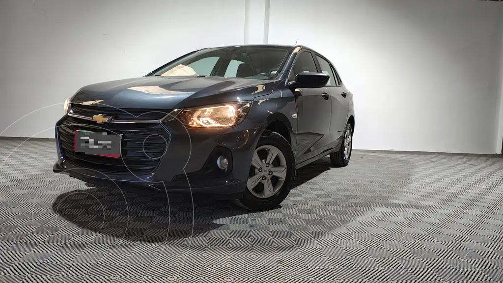 foto Chevrolet Onix 1.2 LS usado (2024) color Gris precio $22.148.000