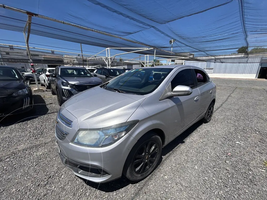 foto Chevrolet Onix LTZ usado (2018) color Gris Oscuro precio $16.900.000