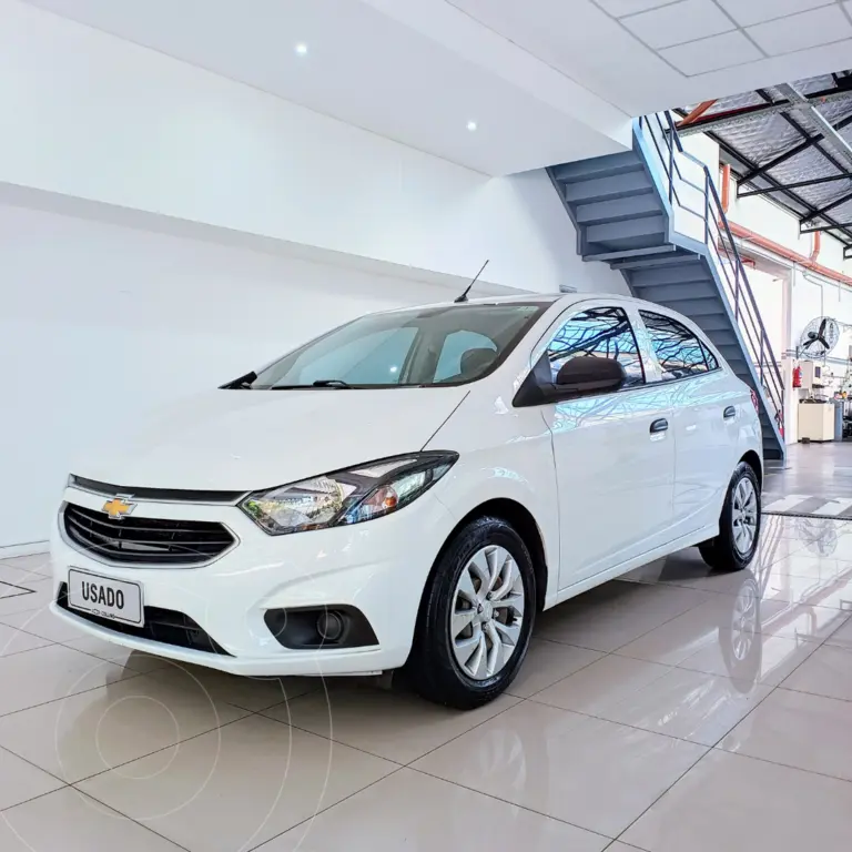 foto Chevrolet Onix LT usado (2017) color Blanco precio $15.000.000