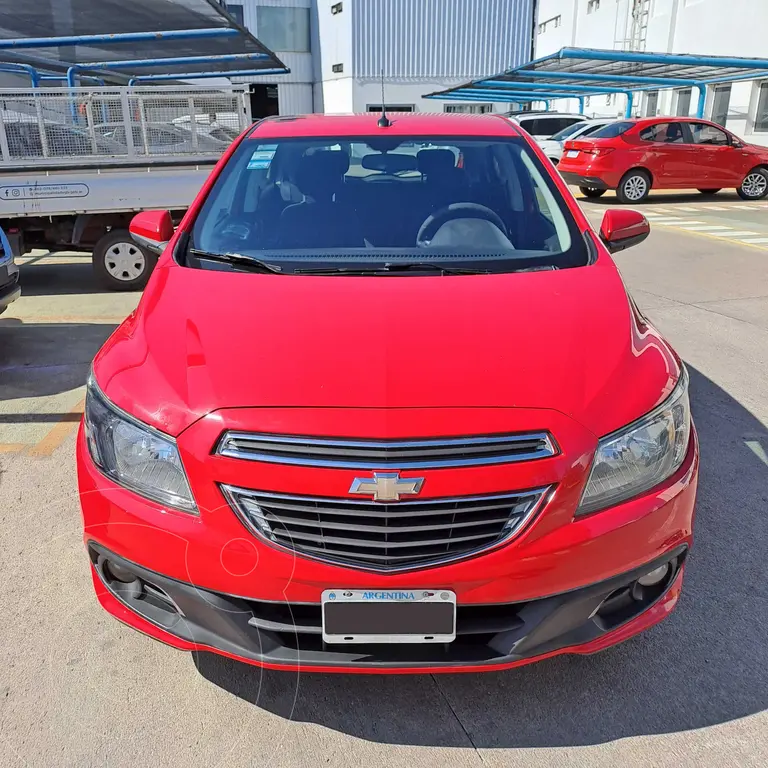 foto Chevrolet Onix LTZ usado (2015) color Rojo precio $3.090.000
