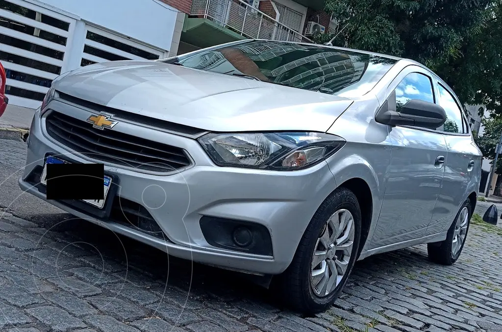 foto Chevrolet Onix LT usado (2018) color Gris precio $14.000.000