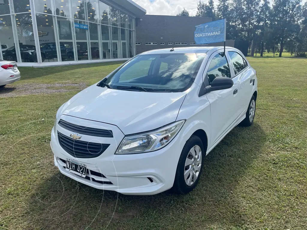 foto Chevrolet Onix LT usado (2014) color Blanco precio $13.900.000