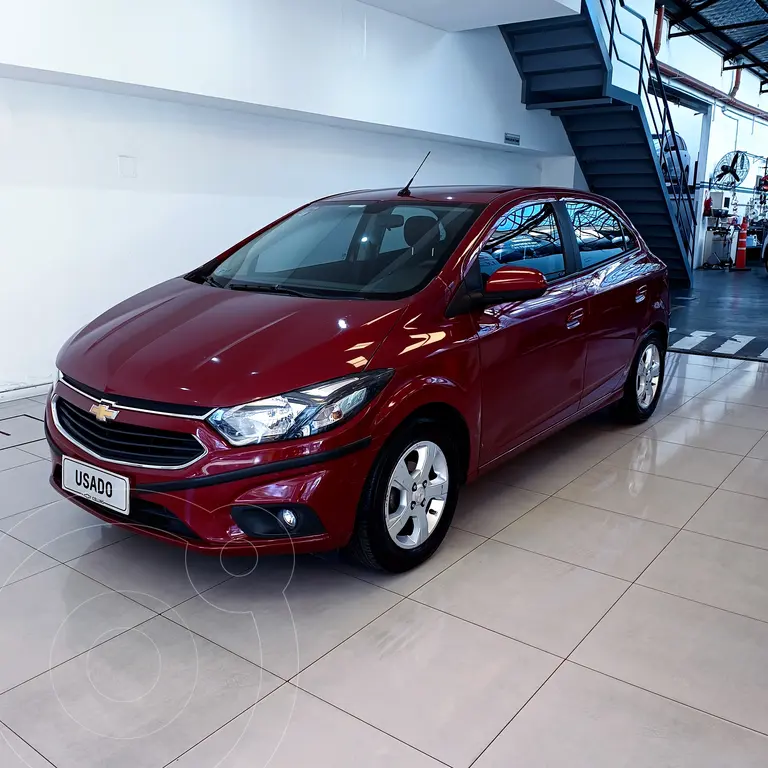 foto Chevrolet Onix LT usado (2018) color Rojo precio $14.500.000