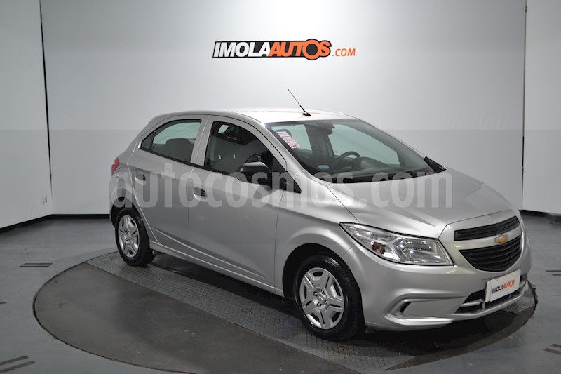 foto Chevrolet Onix LS Joy + usado